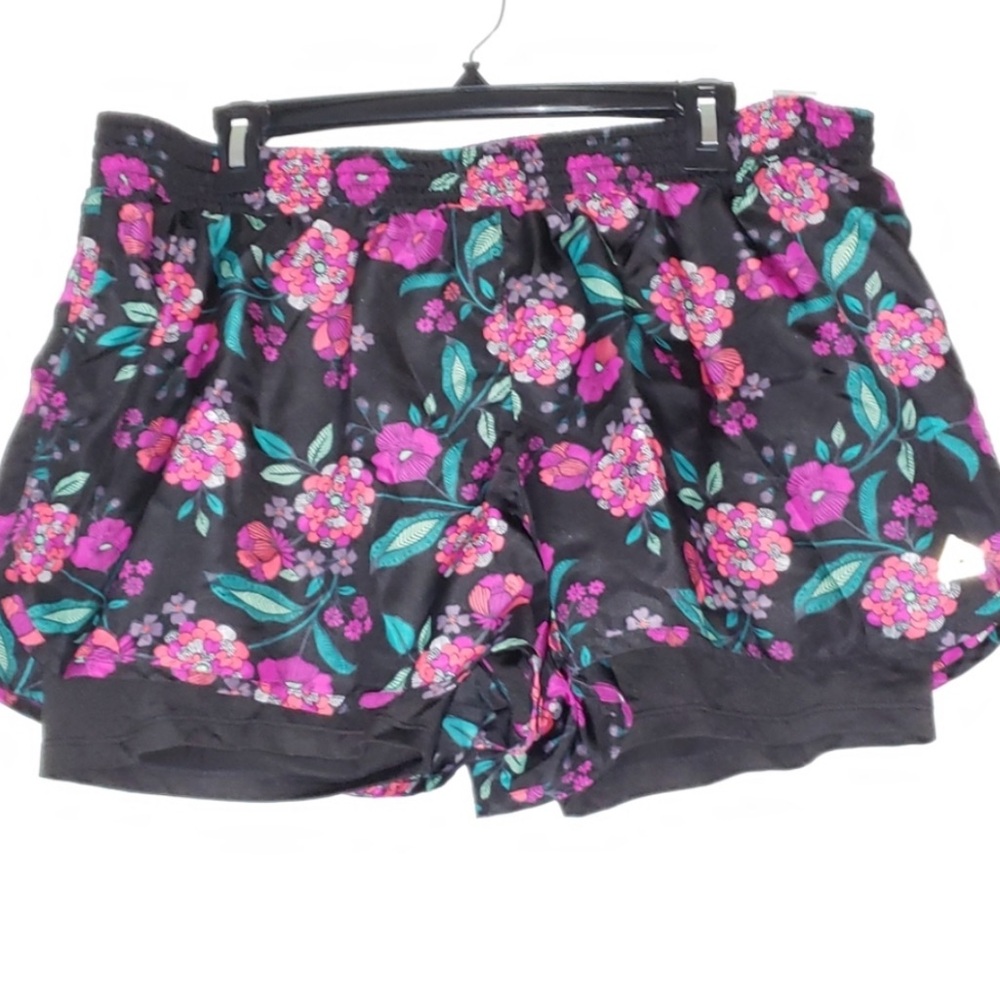 3/$15. Bundle sale. Reebok Black and Purple Athletic Shorts XL - Picture 2 of 2